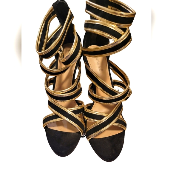 Black & Gold Heels - Picture 1 of 2